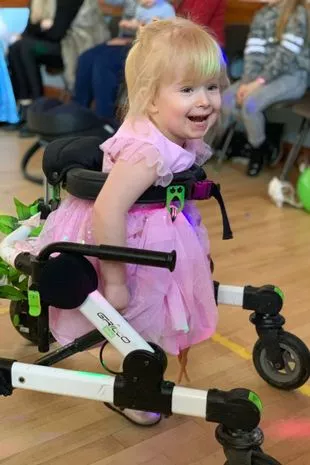 Never Give Up: Young Girl Defies the Odds and Takes Her First Steps