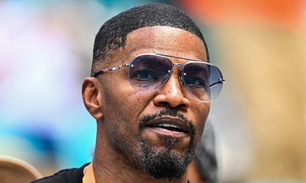 Jamie Foxx’s family visits him at a top physical medicine and rehabilitation center