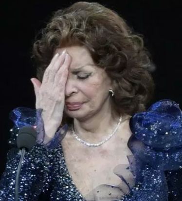 Sophia Loren Recovering After Fall in Her Home