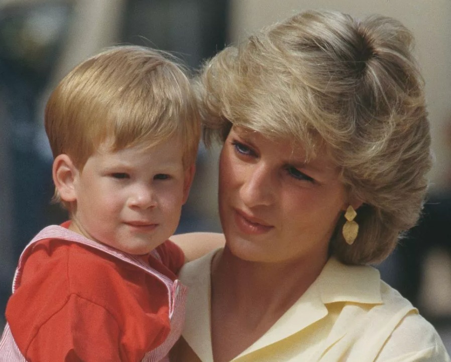 Remembering Princess Diana: Unforgettable Moments from Her Extraordinary Life