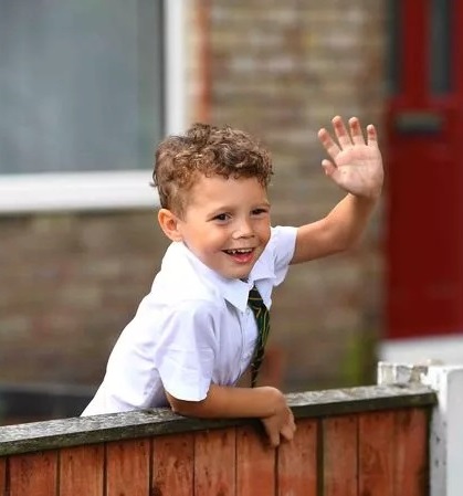 Boy Becomes a Local Star in Liverpool By Waving at Tourists