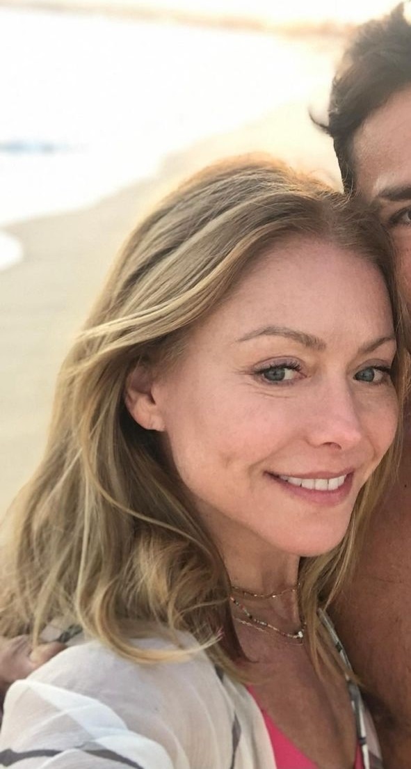 Kelly Ripa and Mark Consuelos Open Up About Overcoming Jealousy in Their 26-Year Marriage