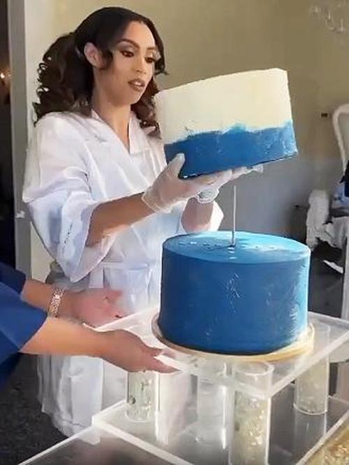 Bride’s Decision to Bake Her Own Wedding Cake Divides Opinion