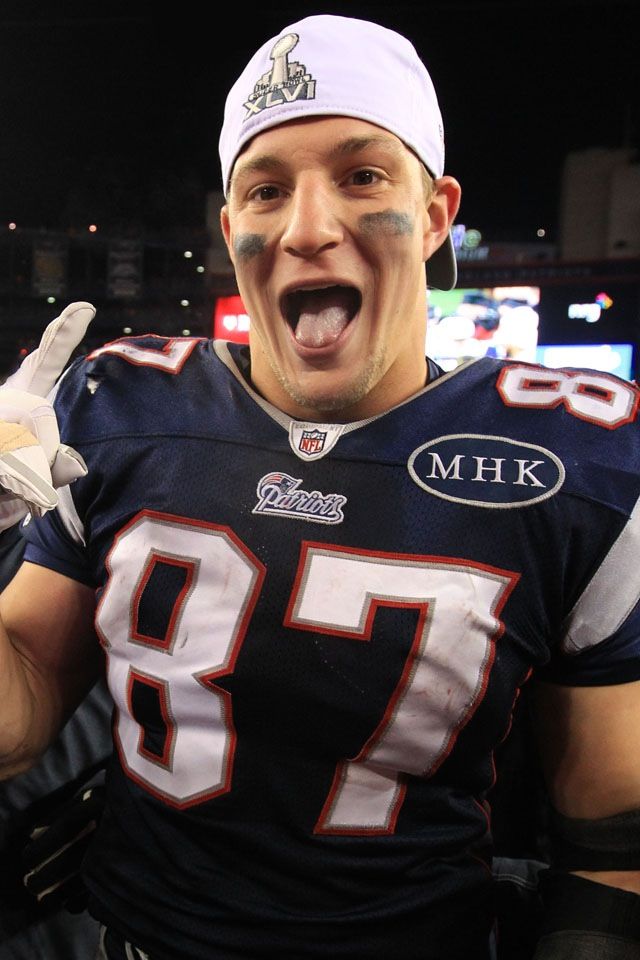 Rob Gronkowski’s Take on Men in Women’s Sports: A Refreshing Perspective