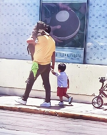 Father’s Love for his Dog and Child Melts Hearts Online