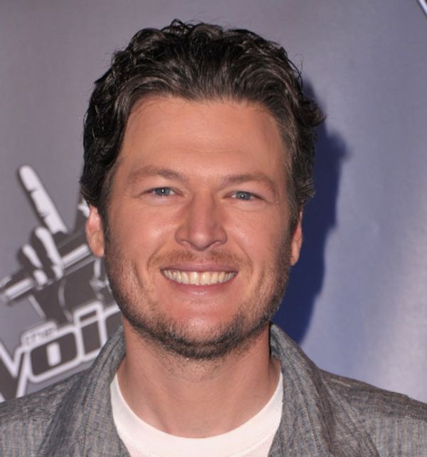 Blake Shelton performing