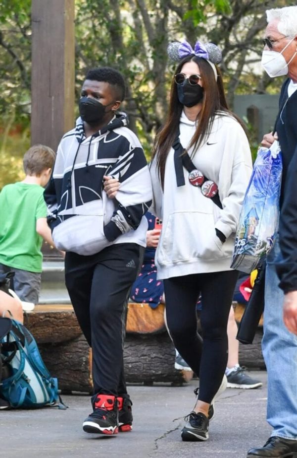 Sandra Bullock with her children