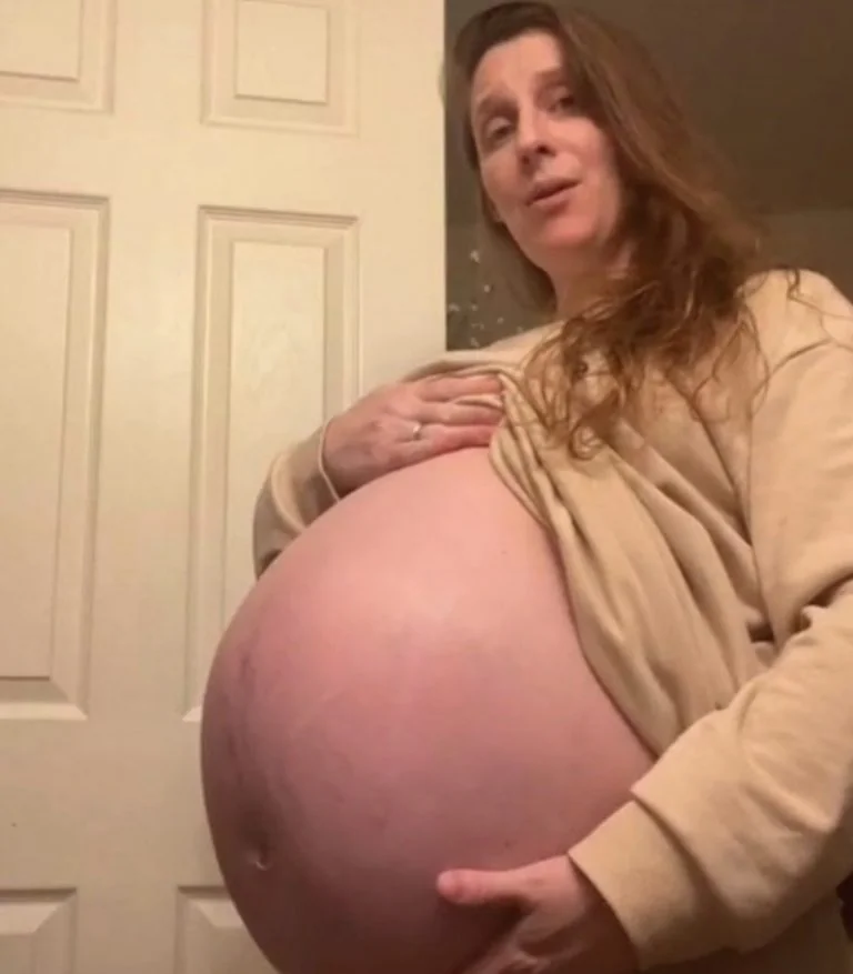 Surprise Bump: Mom’s Baby Belly Was So Enormous, Everyone Thought She Was Expecting 8 Babies!