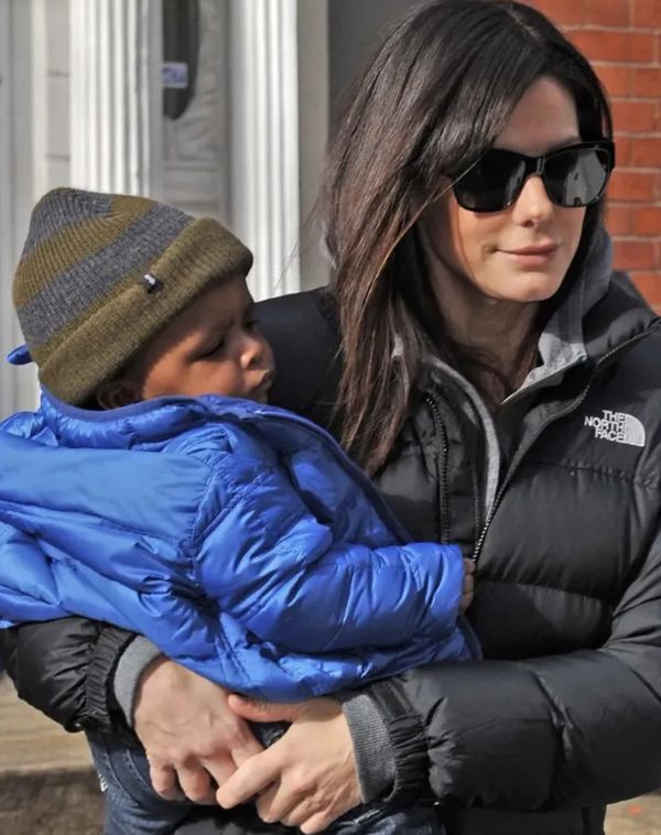 Fans admire Sandra Bullock