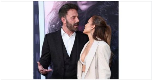 What Ben Affleck Said To Jennifer Lopez During Their Famous Red Carpet “Argument” Is Revealed By Lip Readers