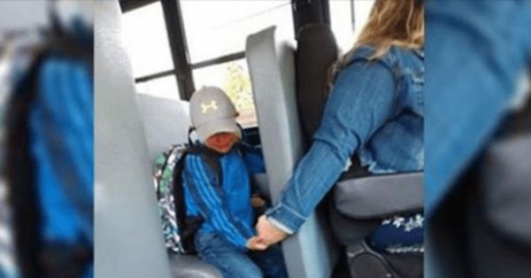 Bus Driver’s Heartwarming Gesture Touches Hearts Everywhere