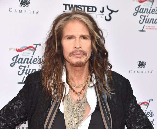 Steven Tyler Performing