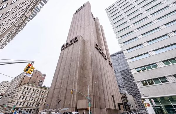 Revealing the Mystery Behind New York City’s Windowless Skyscraper