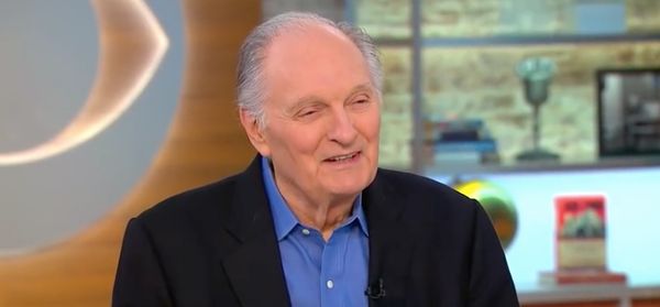 Alan Alda Reveals Parkinson’s Diagnosis: How He Keeps Thriving