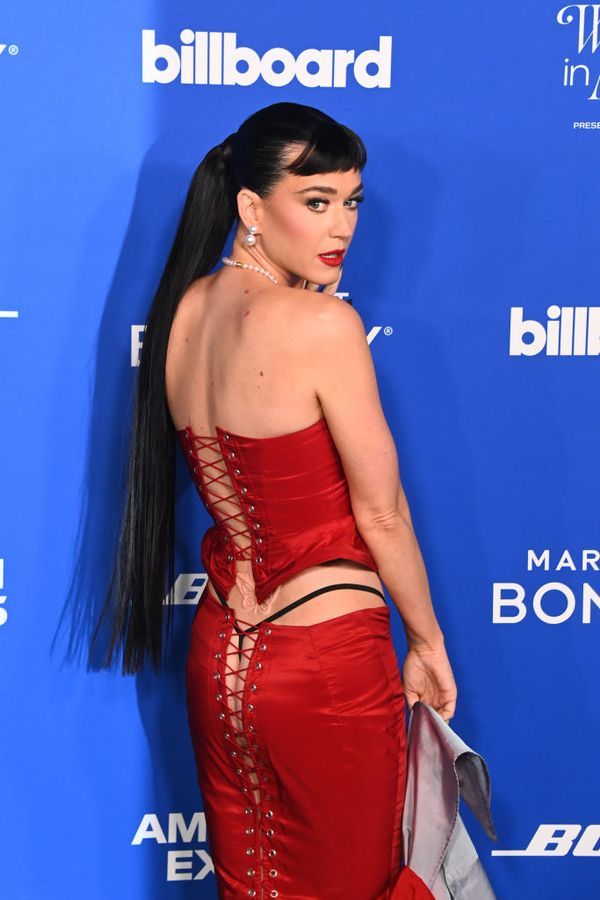 Katy Perry’s Bold Outfit at Award Show Causes Stir