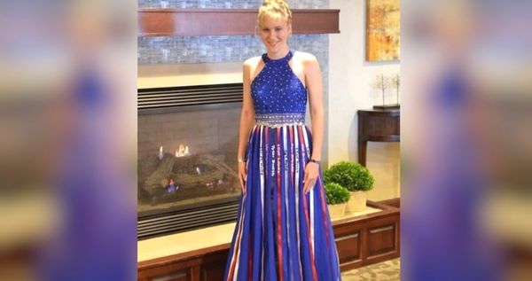 Tears Filled My Eyes When I Saw What Was Written On This Teen’s Prom Dress