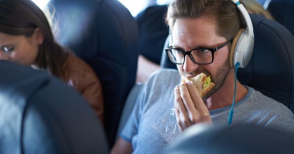 A Clash in the Skies: Dining Etiquette in Shared Spaces