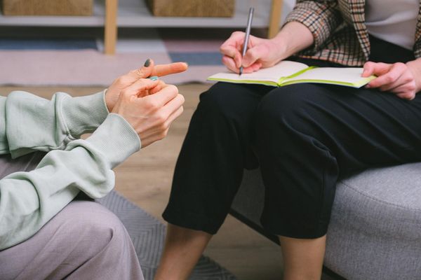 Person with psychologist | Source: Pexels