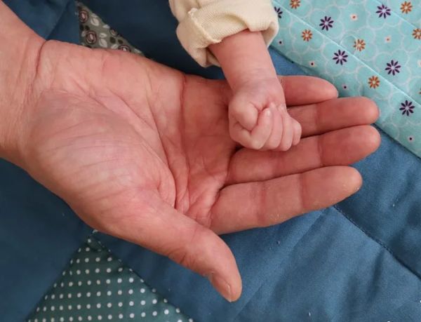 Concerns Raised Over Newborn’s Fake Nails