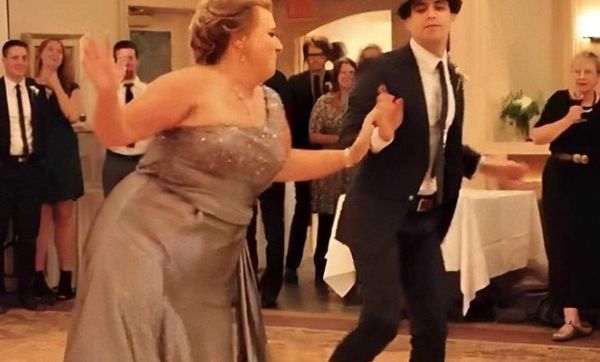 “Guests are stunned, the groom’s mom is enjoying her time: The video that is definitely worth watching!”