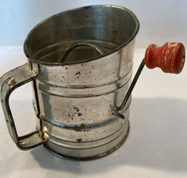 Online Confusion Over an Antique Kitchen Tool