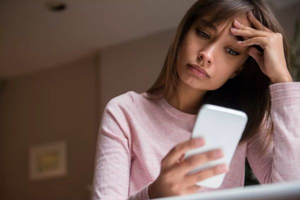 When someone stops texting back, it can be easy to think they're not interested. (JGI/Jamie Grill/Getty Stock Images)