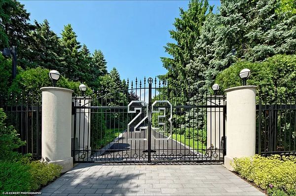 A Tour of Michael Jordan’s Legendary Estate in Highland Park, IL