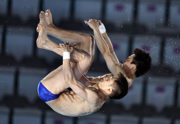 The measure is to protect divers' muscles. (Wang Xianmin/CHINASPORTS/VCG via Getty Images)