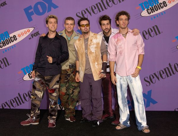 Pop group NSYNC at the 2001 Teen Choice Awards at the Universal Amphitheatre, Hollywood. They won the awards for Choice Single and Choice Concert. 12AUG2001. Paul Smith/Featureflash