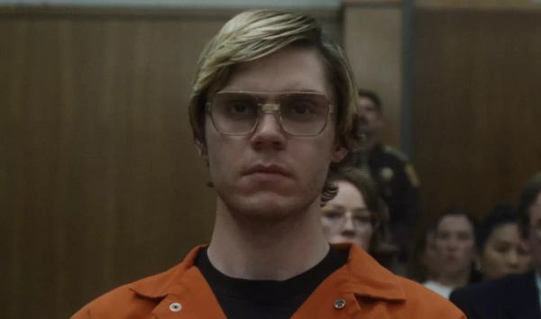 Evan Peters as Jeffrey Dahmer. (Netflix)