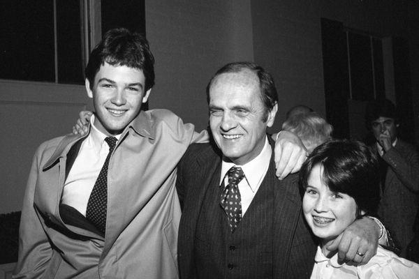 Bob, Tim, and Jennifer Newhart circa 1980s | Source: Getty Images