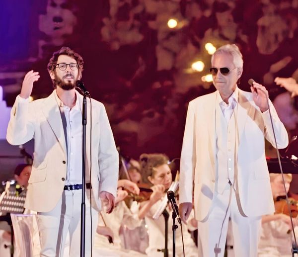 Andrea Bocelli and Josh Groban’s Enchanting Duet: “We Will Meet Once Again”