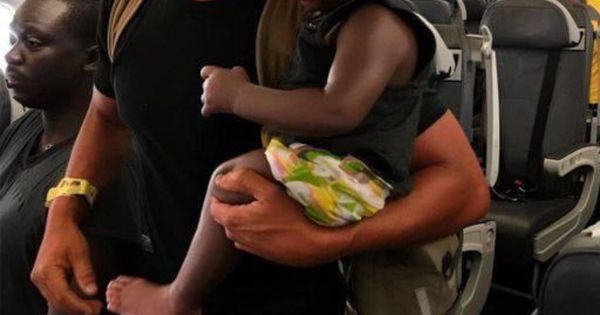 Man Offered to Help Me with My Baby on a Plane — I Was Relieved Until I Saw…