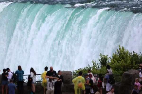 Canadian side of the Niagara River in Ontario. (Mert Alper Dervis/Anadolu Agency via Getty Images)