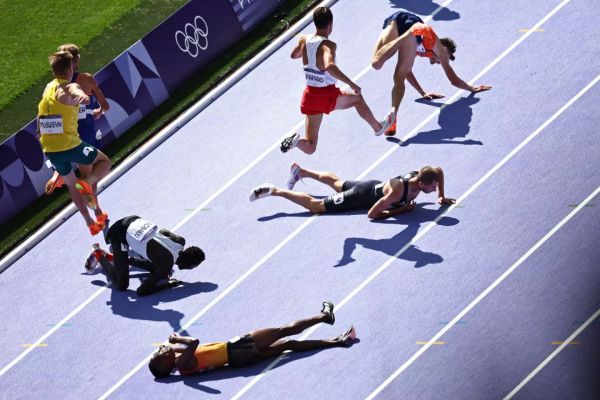 Olympics 5,000m race ‘ruined’ after cameraman obstructs furious runners