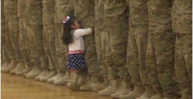 Heartwarming Reunion: Little Girl Interrupts Homecoming Ceremony for a Hug